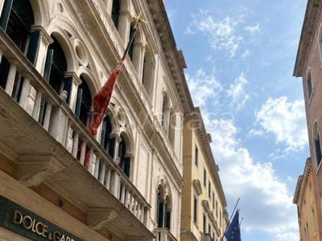 Appartamento in vendita a Venezia calle Larga 22 Marzo, San Marco