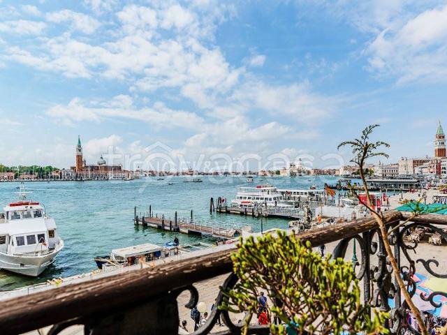 Appartamento in vendita a Venezia riva dei Schiavoni, Santi Giovanni e Paolo Santa Maria Formosa