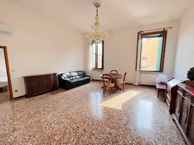 Appartamento in vendita a Venezia VE