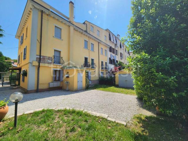 Appartamento in vendita a Venezia via Marcantonio Bragadin, Lido di Venezia