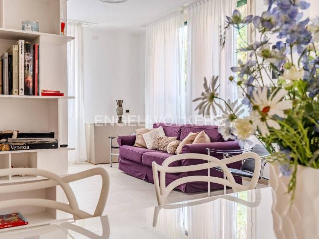 Appartamento in vendita a Venezia via Perasto, Lido di Venezia