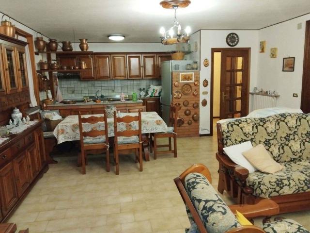 Appartamento in vendita a Ventasso RE