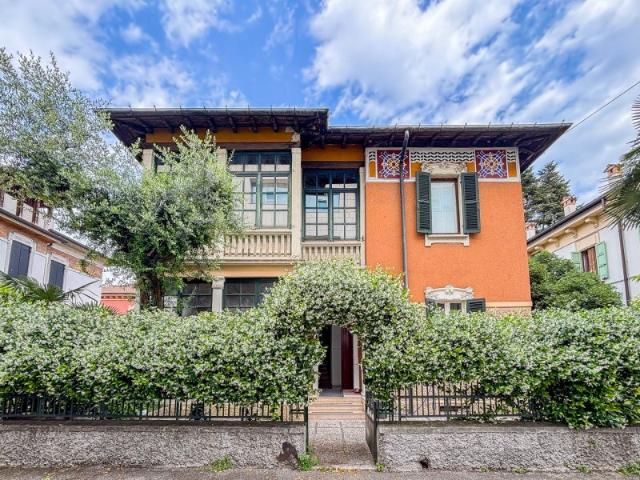 Appartamento in vendita a Verona via Poma 3, Centro Storico