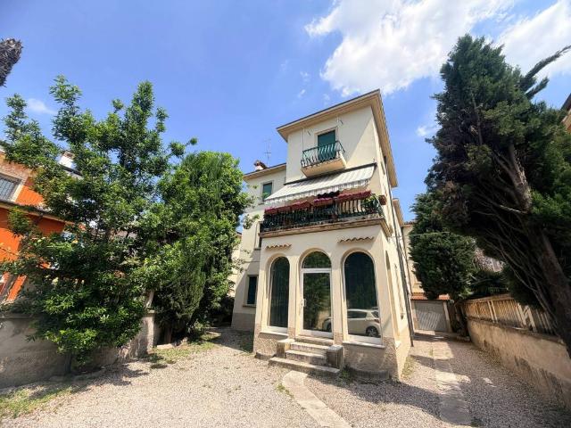 Appartamento in vendita a Verona VR