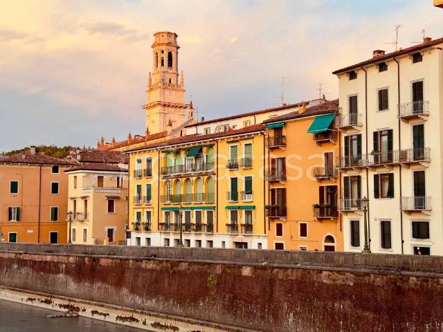 Appartamento in vendita a Verona, Centro Storico