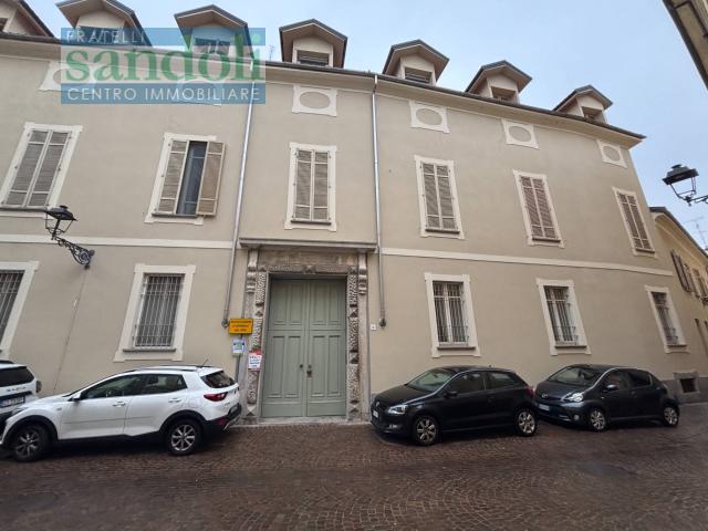 Appartamento in vendita a Vercelli, Centro