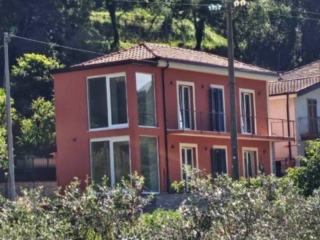 Appartamento in vendita a Vezzano Ligure SP