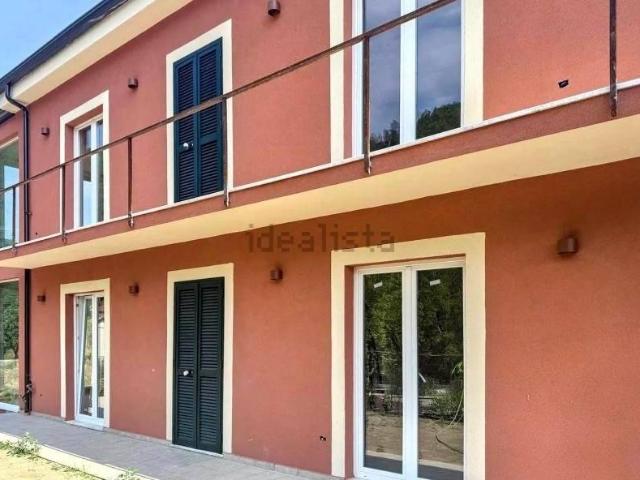 Appartamento in vendita a Vezzano Ligure SP