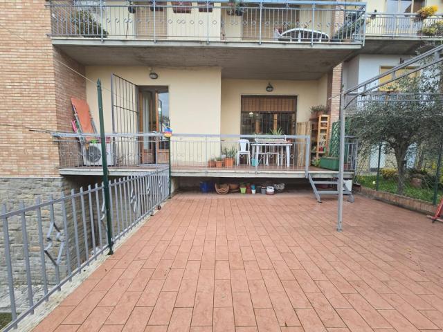 Appartamento in vendita a Vico Alto Siena in Buono composto da 6vani
