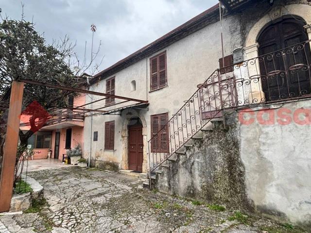 Appartamento in vendita a Vico Nel Lazio
