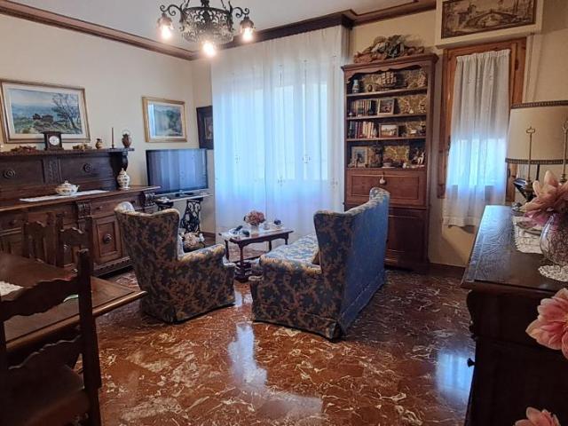 APPARTAMENTO in VENDITA a VICCHIO VICCHIO di 5 vani