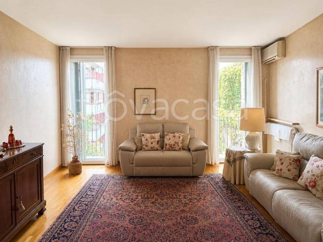 Appartamento in vendita a Vicenza corso Padova 60, Laghetto