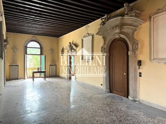 Appartamento in vendita a Vicenza, Centro città