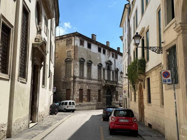 Appartamento in vendita a Vicenza VI
