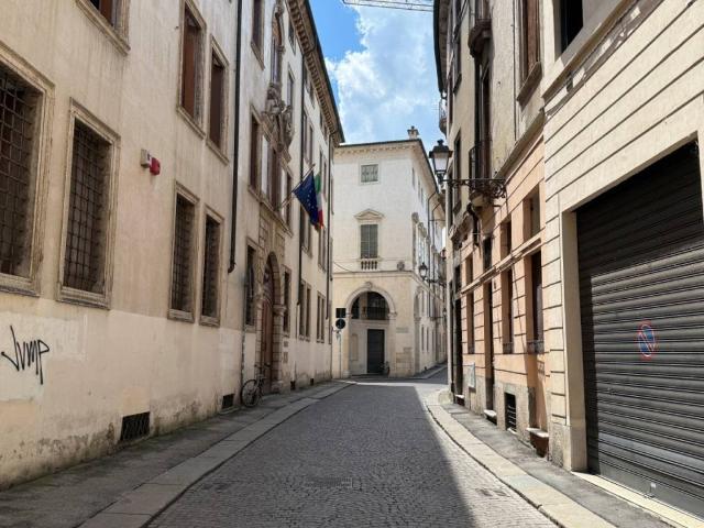 Appartamento in vendita a Vicenza VI