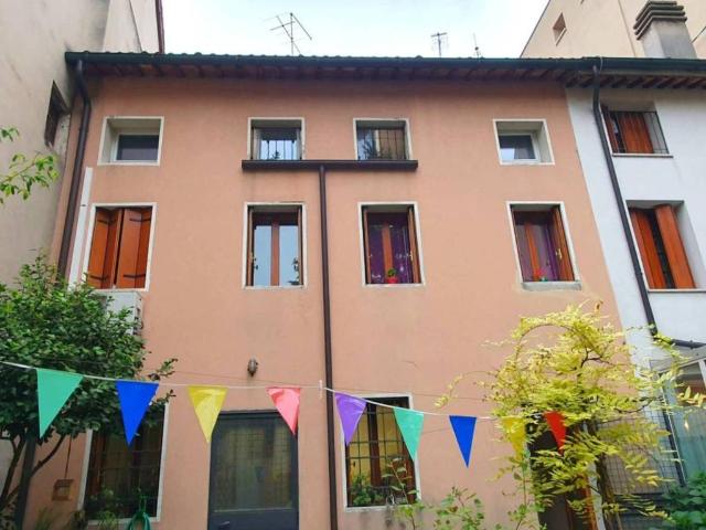 Appartamento in vendita a Vicenza VI