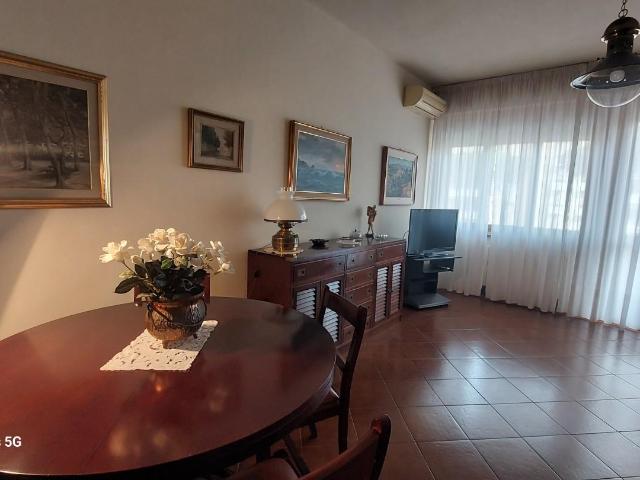 Appartamento in vendita a Via Goito Livorno in Buono composto da 4vani