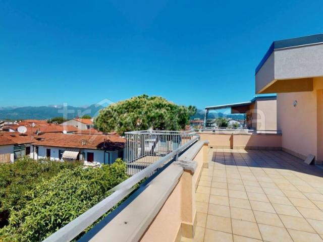 Appartamento in vendita a Viareggio via San Carlo Borromeo
