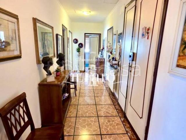 Appartamento in vendita a Viareggio