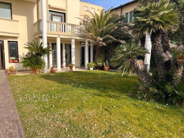 Appartamento in vendita a Viareggio 70 mq Rif: 1413736