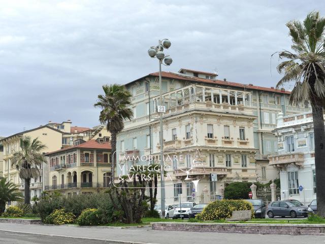 Appartamento in vendita a Viareggio, Centro Mare