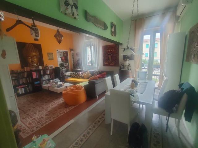 Appartamento in vendita a Viareggio, Centro Mare