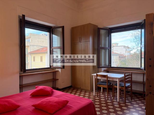 APPARTAMENTO in VENDITA a VIAREGGIO CENTRO MARE di 7 vani