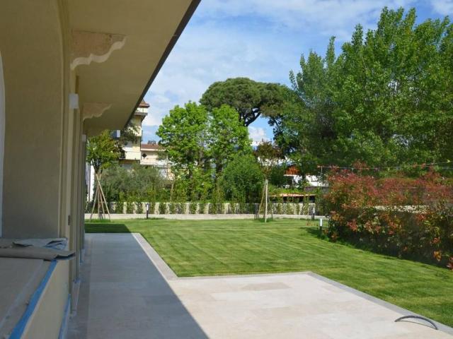 Appartamento in vendita a Viareggio LU