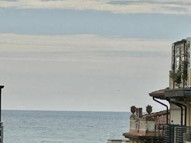 Appartamento in vendita a Viareggio LU