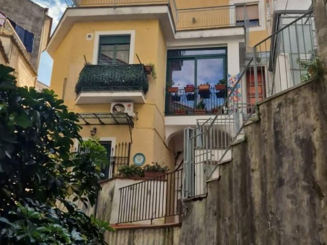 Appartamento in vendita a Vietri sul Mare SA
