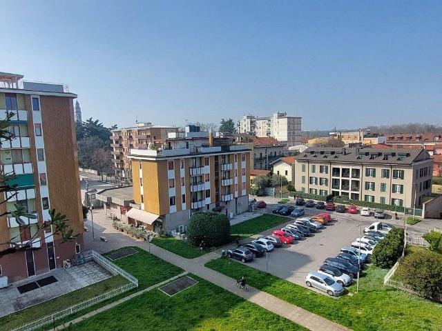 Appartamento in vendita a Villasanta MB