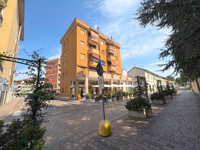 Appartamento in vendita a Villasanta MB