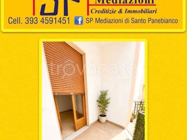 Appartamento in vendita ad Aci Catena