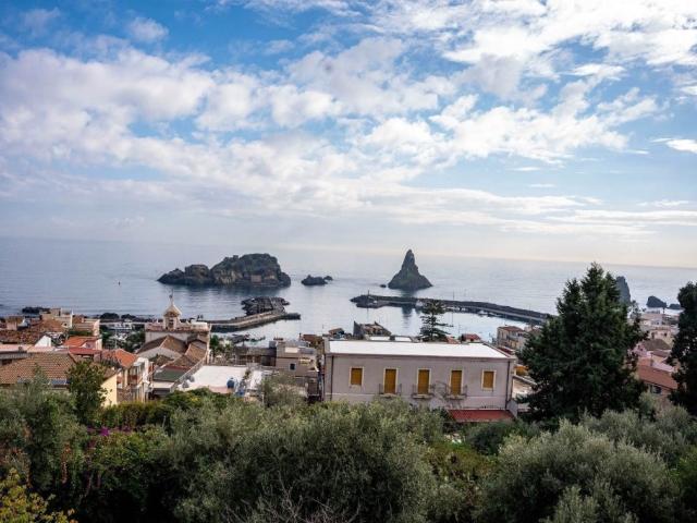 Appartamento in vendita ad Aci Castello via Litteri 1