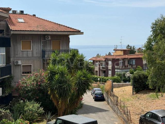 Appartamento in vendita ad Aci Castello via Litteri, 43