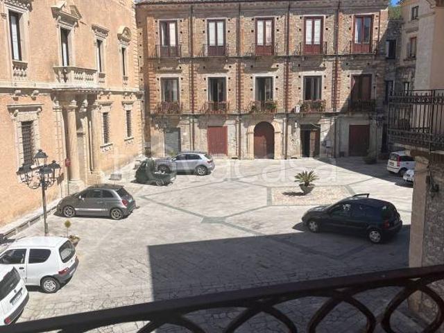 Appartamento in vendita ad Aiello Calabro piazza Plebiscito