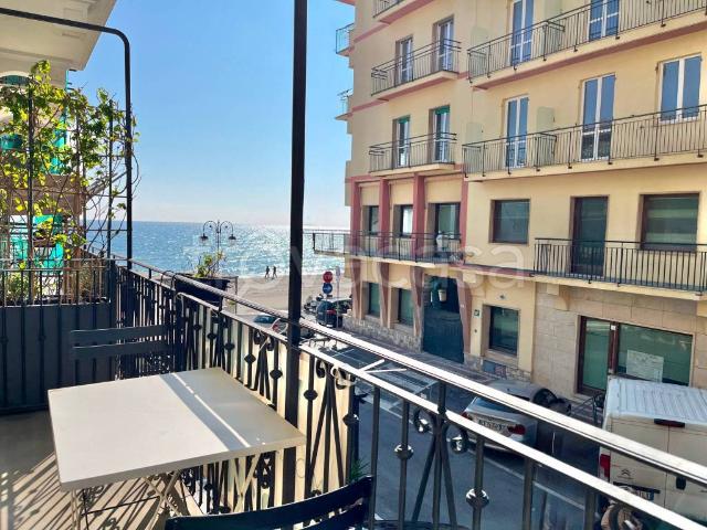 Appartamento in vendita ad Alassio piazza Andrea Doria, 35