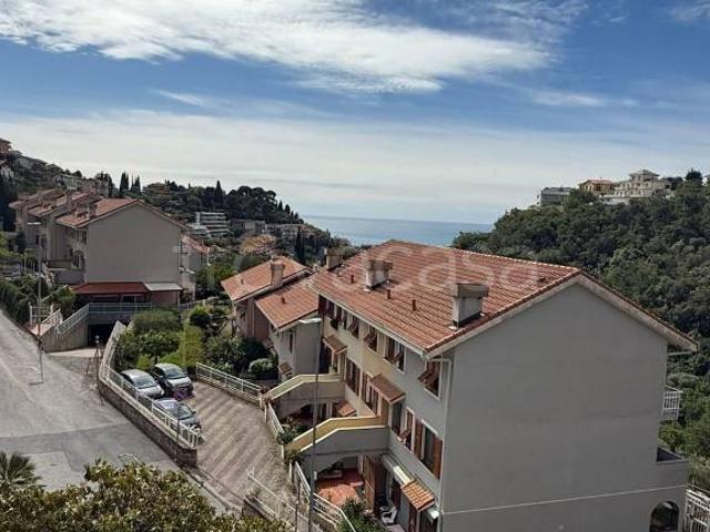 Appartamento in vendita ad Alassio via Loreto Alta