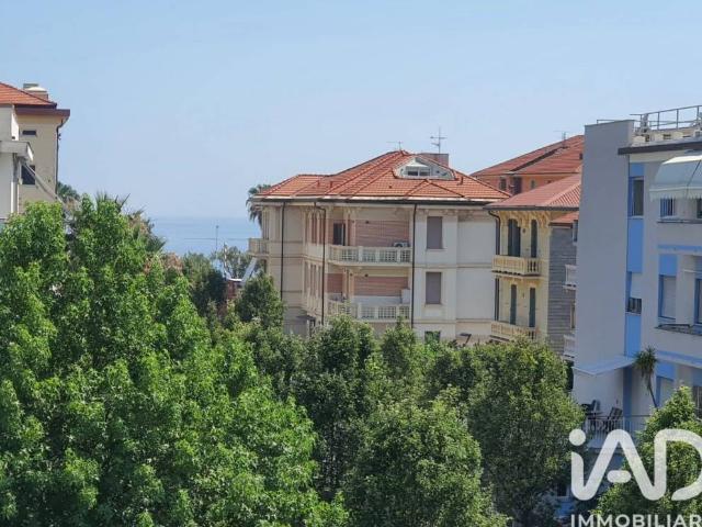 Appartamento in vendita ad Albissola Marina viale Faraggiana
