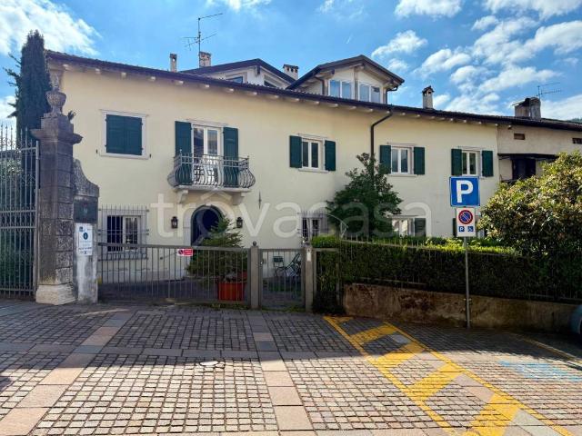 Appartamento in vendita ad Altopiano della Vigolana via San Martino, 5