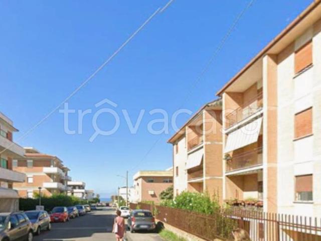Appartamento in vendita ad Anzio via Varese, Anzio Colonia