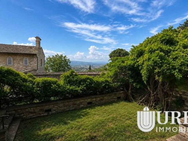 Appartamento in vendita ad Assisi