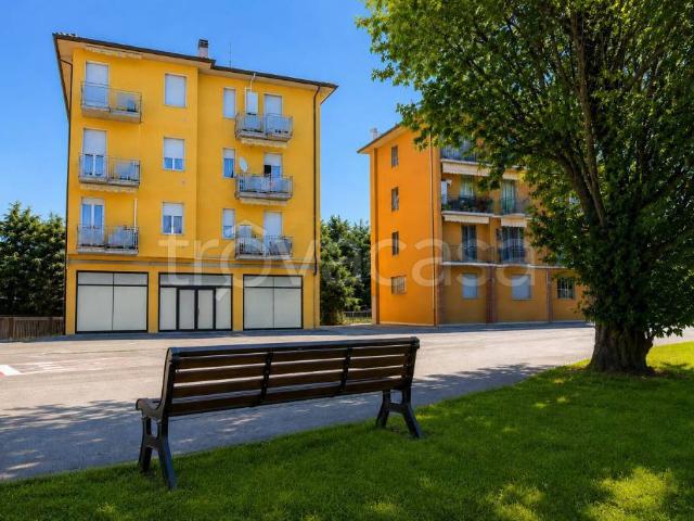 Appartamento in vendita ad Arcore via Monte Bianco, 103