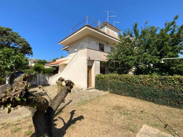 Appartamento in vendita ad Ardea via Elena, 57, Torre Marina Lido di Tirrenella