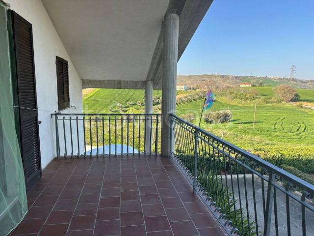 Appartamento in vendita ad Atri via Sicilia