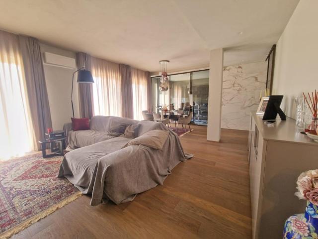 Appartamento in vendita, Carrara marina di