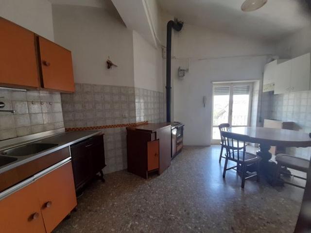 APPARTAMENTO IN VENDITA CON GARAGE E GIARDINO FABRICA DI ROMA