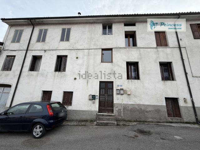 Appartamento in vendita di 400 m² in Via Cappuccini, 89