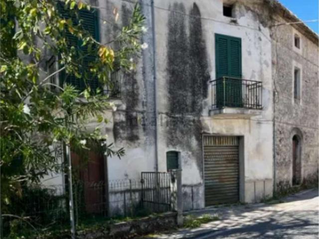 Appartamento in vendita di 400 m² in Via Casalvittoria