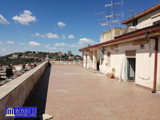 Appartamento in vendita di 400 m² in Via Alessandro Volta
